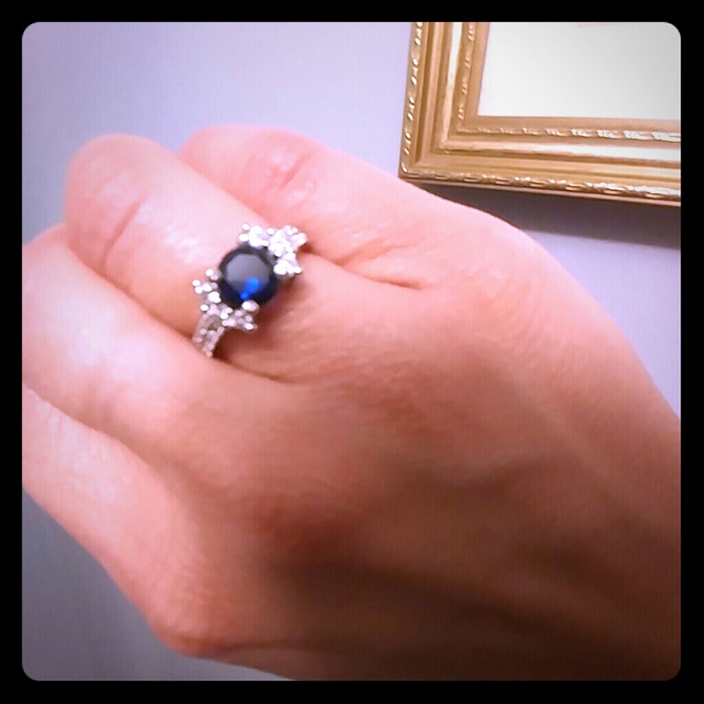 PRICE DROP!!  Blue sapphire ring 💙 💎